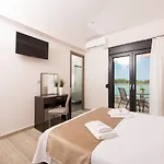 Ftery Hotel