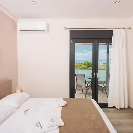 Ftery * Σκάλα Ραχωνίου